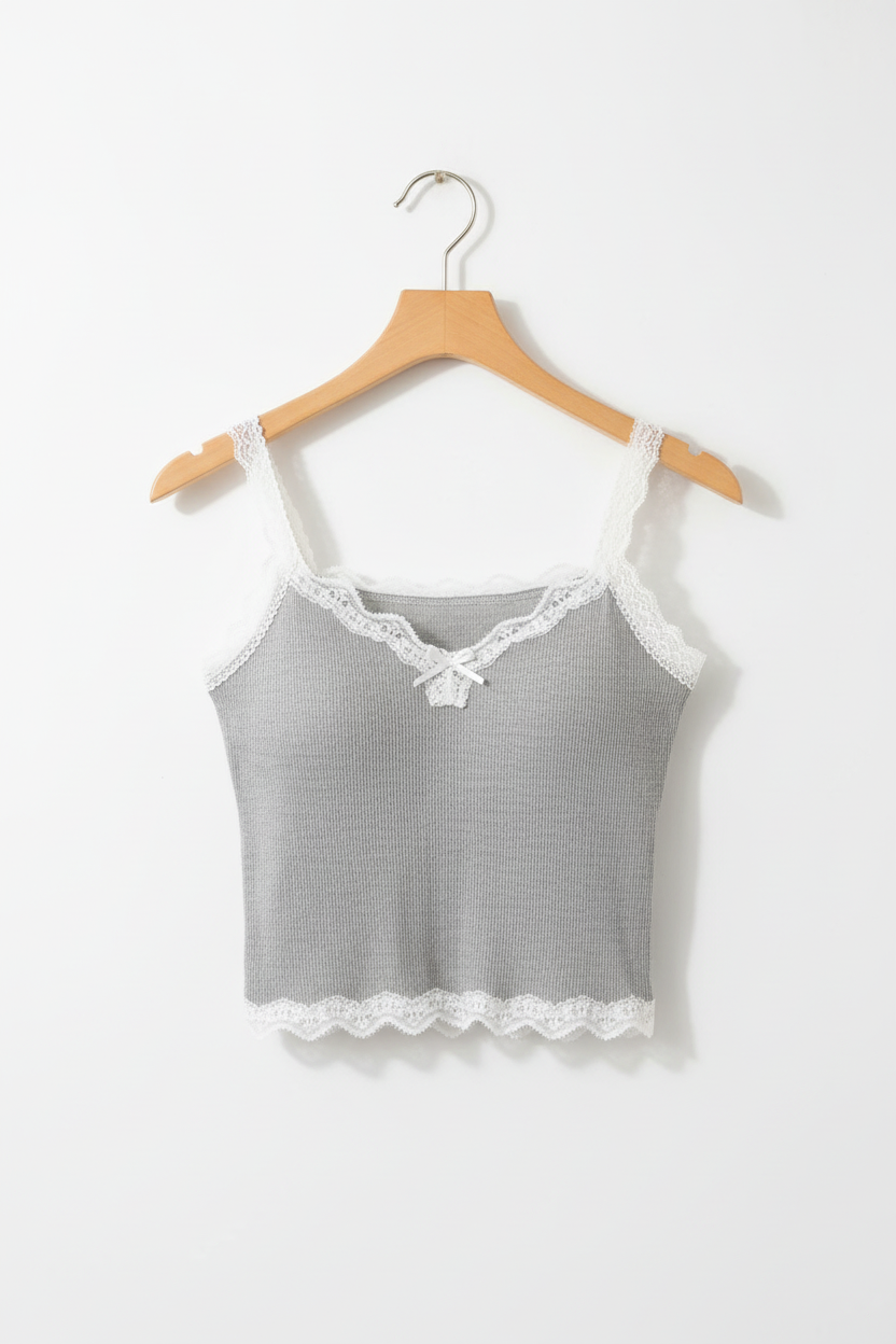 Camisola con almohadillas internas en colgador